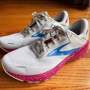 Brooks Adrenaline GTS 22 Womens Size 13 Shoes White Pink Leopard 1203531B160 Run